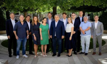 Dopmannel, Miklósa Erikával és Rákay Philippel indította el Orbán Viktor a Digitális Polgári Köröket