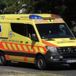 Lélegeztetőgépre gyűjtenek a bicskei mentősök, miközben a 300 milliárdért vett életmentő gépek évek óta egy raktárban porosodnak