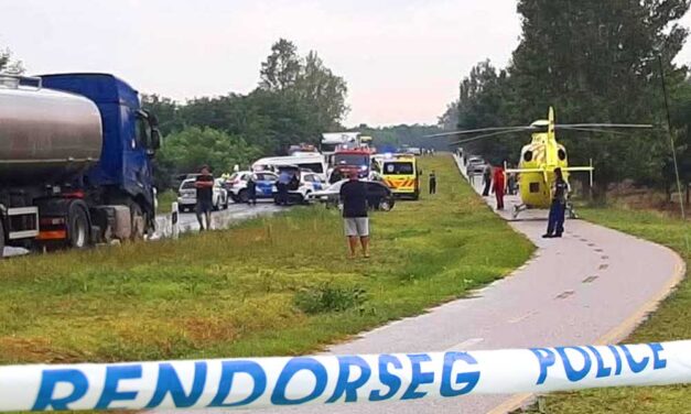 Tömegbaleset Nyírmihálydinál: ketten meghaltak, nyolcan megsérültek