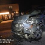 Olyan részegen ült volán mögé a nő, hogy a saját sávjában sem tudta tartani a járművét, súlyos balesetet okozott