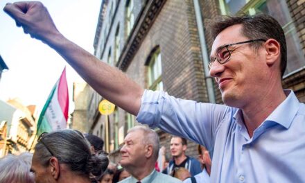 Ma hallgatják ki gyanúsítottként Karácsony Gergelyt a Pride szervezése miatt, szimpátiatüntetést tartanak a Budakeszi úton
