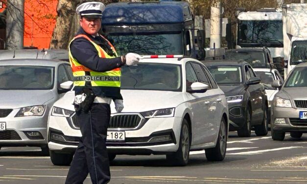 Kiszivárgott az új KRESZ! Elképesztő dolgokra kell felkészülniük az autósoknak, gyalogosoknak, rollerezőknek