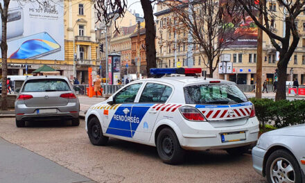 Két kolléganőjével is közösült egy rendőrt, a nőket akaratuk ellenére tette magáévá: letartóztatták a budapesti őrmestert