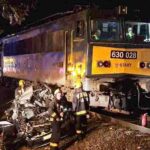 Fennakadt a síneken egy autó Vecsésnél, az InterCity teljesen maga alá gyűrte a járművet