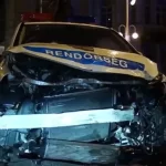 Rendőrautó és taxi ütközött a Szent István körúton, három embert vittek kórházba