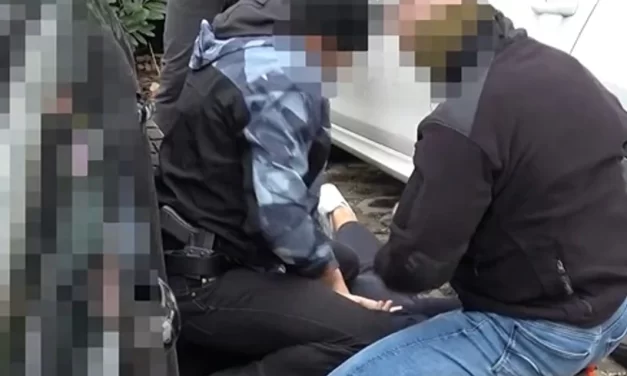 Emberrablás Biatorbágyon: autóba tudszkolták el elszedték az idős férfi pénzét – videó a cikkben