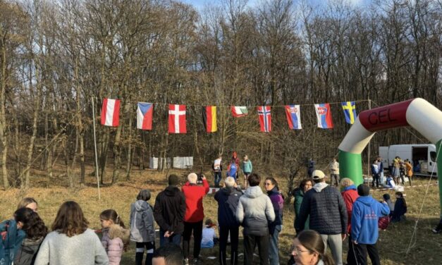 Dráma az Őszi Spartacus Kupán: lezuhant egy futó egy szikláról a Vértesben