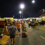 Razzia a Nagybani Piacon: illegális árusokra csapott le a NAV