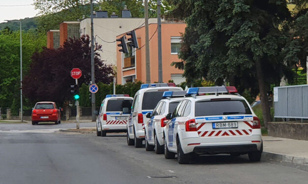 Túlságosan közel került a 13 éves lány a nála jóbal idősebb szomszédjához, a kamasz az anyjának mondta el, mi történt köztük