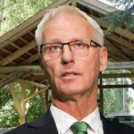 Kizárta a szomszédját a saját telkéről a Budajenőn élő Soltész Miklós, a bíróság az államtitkárnak adott igazat