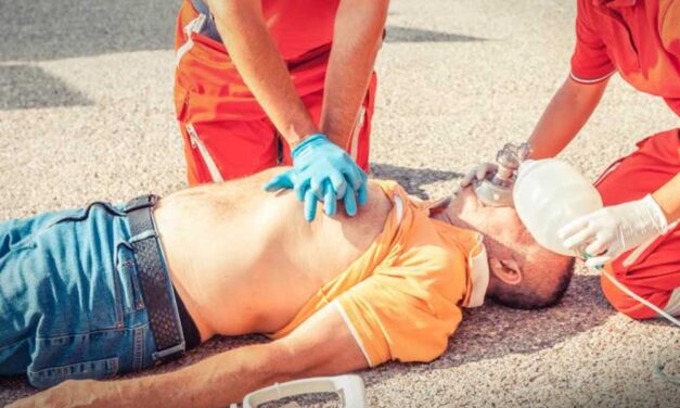 Dráma a Határ úti metrómegállóban: újra kellett éleszteni egy férfit, a BKV dolgozója nem adta oda a defibrillátort