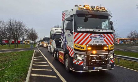 Elindultak Budapestre az útdíjemelések miatt tiltakozó  kamionosok: videón a konvojban vonuló fuvarosok, akik teljesen megbéníthatják a fővárost