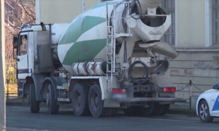 Halálra gázolta a betonkeverő az idős asszonyt Egerben