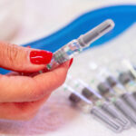 Elüldözhetik az oltásellenes szülők a gödi gyermekorvost: a doktornőt több család is beperelte, folyamatosan fenyegetik