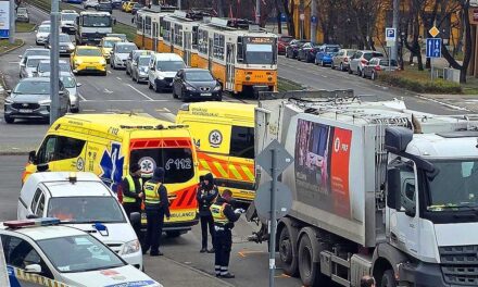 Halálra gázolt egy embert a kukásautó Újbudán, nem jár az 1-es villamos
