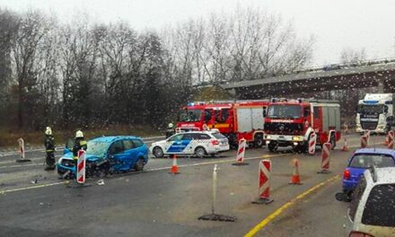 Tömegbaleset Dunakeszinél, lezárták az M2-es autóutat: több kilométeres a torlódás