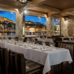 Jó hír! A szervízdíj és a borravaló mellé 100 millárd közpénzt is kapnak az éttermek, a kormány tavaly a kocsmáknak osztogatta az adófizetők forintjait