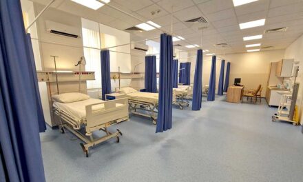 Kát budapesti kórházban is óriási a baj: a pszichiátriai intézetben 15 orvos mondott fel, szakember hiány miatt pedig egy egész szintet zártak le