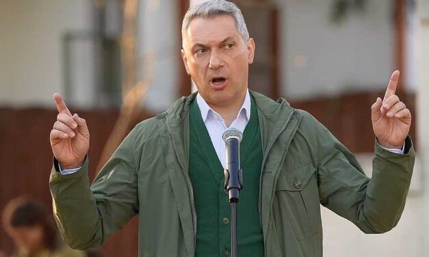 Lázár János bejelentette: mától befejezi miniszteri tevékenységét, az utódát is megnevezte