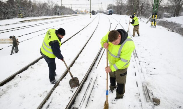 MÁV: váltó- és felsővezeték hiba miatt változik a vonatközlekedés a váci és monori vonalon
