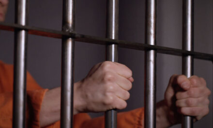 Súlyosabb büntetést kértek az orvosokra, akik csilipaprikával bekent katéterrel kínozták a tiszalöki börtön egyik fogvatartottját