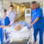 „Imádkozzanak a fiamért!” – lélegeztetőgépen tartják a soproni késlés áldozatát, édesanyja segítséget kér