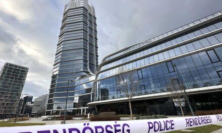 Balhé a MOL toronyban: életveszélyesen megkéseltek egy vendéget a Virtu luxusétteremben