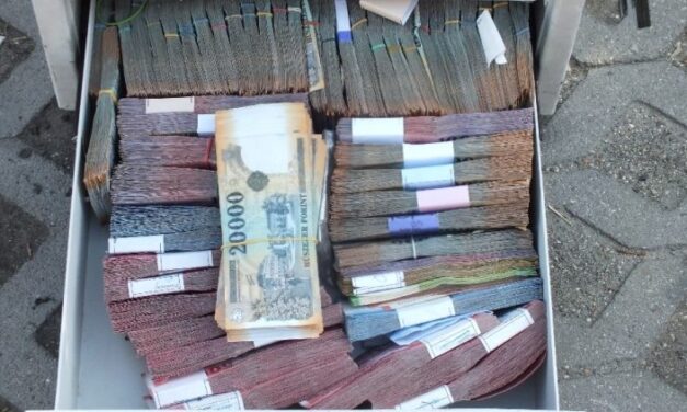 Mélyszegénységben élő embereket vettek rá, hogy bankszámlát nyissanak, majd 117 millió forintot mostak tisztára rajtuk