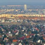 Tovább bővül Budapest környékének lakossága, közben egyre kevesebben laknak a fővárosban, az agglomerációs álom azonban egy 30 km-es sáv után véget ér