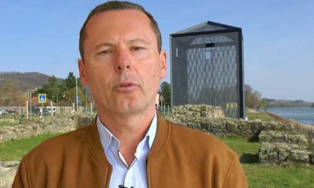 Zsiráfketrec-botrány a Dunakanyarban: Lemondásra szólítja fel Grauszmann György polgármester azokat a képviselőket, akik szerinte a kormány ellenségének állították be Verőcét