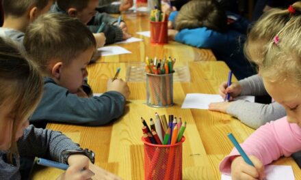 Kirúgtak egy óvodavezetőt Siófokon, miután fizikai agressziót és verbális bántást alkalmazott a kicsiknél