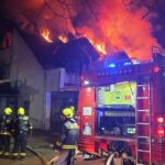 Budakeszi tűzvész: kiugrott a lángoló épületből a legendás DJ, oylan súlyosan megégett, hogy még most is az életéért küzd a kórházban