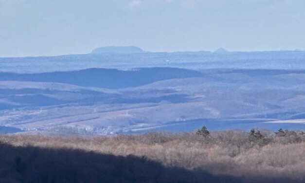 Lenyűgöző látvány 100 km-ről: A pécsi tévétoronyból is tisztán kivehető a Badacsony