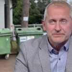 Piti bosszú vagy szerencsétlen véletlen? Üveggyűjtő konténerekkel mérgezik a beteg asszony életét Zebegényben, a botrányos polgármester Ferenczy Ernő lehet a háttérben