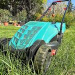 A fűnyírás 10 parancsolata: Így lesz gyönyörű a kerted, és marad meg a béke a szomszéddal