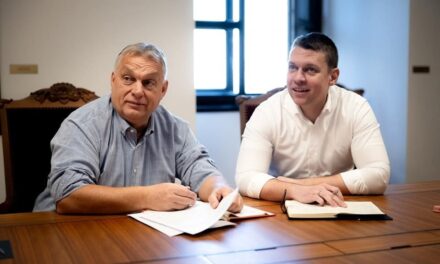 Menczer Tamás: Orbán Viktor javasolta, hogy ne vegyem fel a parlamenti mandátumomat