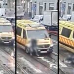 Durva videó Budapestről: Szirénázó mentőautó gázolt el egy férfit a villamos mellett
