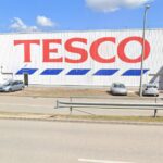 Sárgarépa kódjával lopott Legót  és pipereszereket Terpes polgármestere az egri Tesco önkiszolgáló kasszájánál