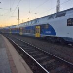 Teljes a káosz a MÁV-nál: kisiklott egy vonat a Nyugatiban, a győri és a szolnoki vonalon is bajok vannak