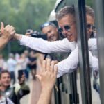 A MÁV is felkészült a rendszerváltó bulira: szombaton több kocsival, készenléti járművekkel és utasmenedzserekkel várják a Budapestre érkezőket