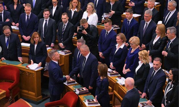 Véget ért az Orbán-rendszer: megalakult az új Országgyűlés, hamarosan Magyar Péter lerakja a miniszterelnöki esküt