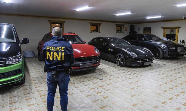 Rolls-Royce, Ferrari és kőkemény TEK-akció: Így bukott le a potencianövelőket hamisító bűnszervezet