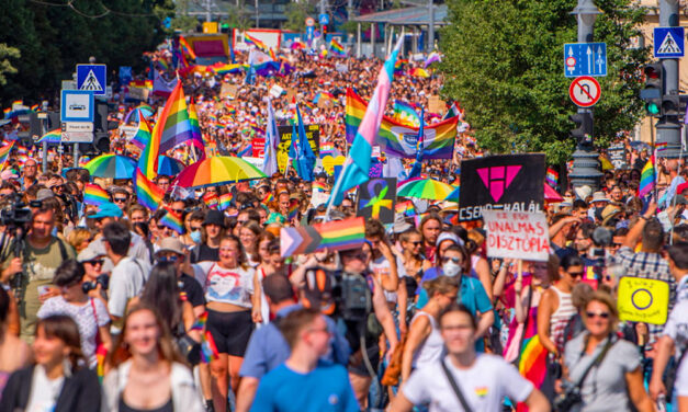 Mindent a szombati Budapest Pride-ról: Menetrend, útlezárások, de mit is jelent pontosan az LMBTQ rövidítés?
