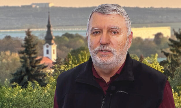 Kiszáradó csapok Pátyon – Vízkorlátozást vezettek be a településen, többen azt vetik a fideszes polgármester, Székely László szemére, hogy a lakóparkok és az óriási ipari park miatt jutott ide a település
