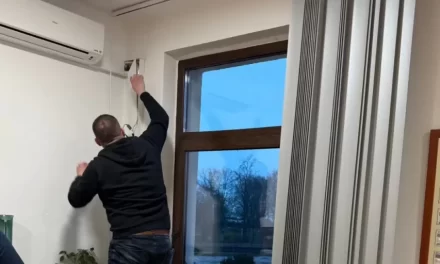 Rejtett kamera a klímában: elítélte a bíróság Balatonalmádi volt polgármesterét, aki megfigyelte a jegyzőt