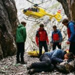 Tragédiák az osztrák Alpokban: Szakadékba zuhant és meghalt egy 18 éves magyar fiú, hiába ment érte helikopter, nem tudtak már rajta segíteni