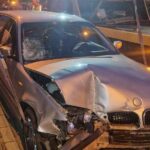 Gázolás Mogyoródon: buszmegállóba csapódott egy száguldozó BMW, életveszélyesen megsérült a 13 éves kislány