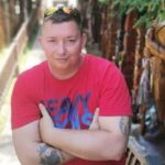 Előállították a rendőrök a megafonos Szakács Istvánt, aki még az azóta elhunyt, súlyos betegséggel küzdő Karsai Dánielbe is beleszállt