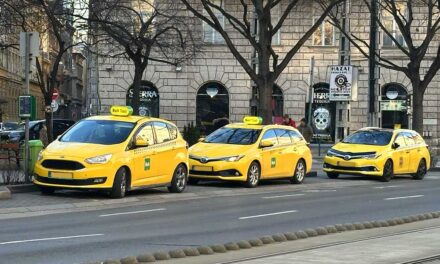 Augusztus 1-től drágább lesz a taxizás Budapesten