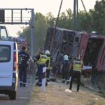 Már 6 halottat azonosítottak az M3-ason történt buszbaleset áldozatai közül: vasárnap óta folyamatosan műtik a sérülteket